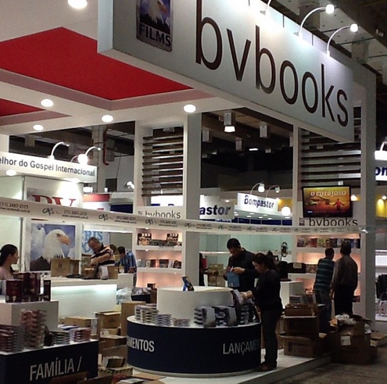 Estande de livros da BV Films