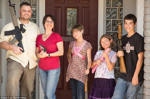 Pastor John Correia e sua família