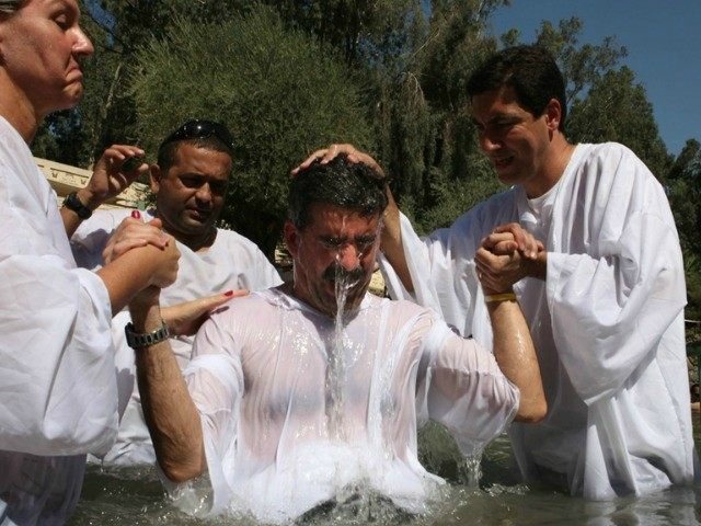 Sonhos: Jesus se apresenta a casal muçulmano, que se converte ao Evangelho em campo de refugiados