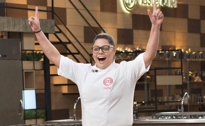 Vencedora do Masterchef glorifica a Deus por conquista no reality show: "Isso é para o nome d'Ele"