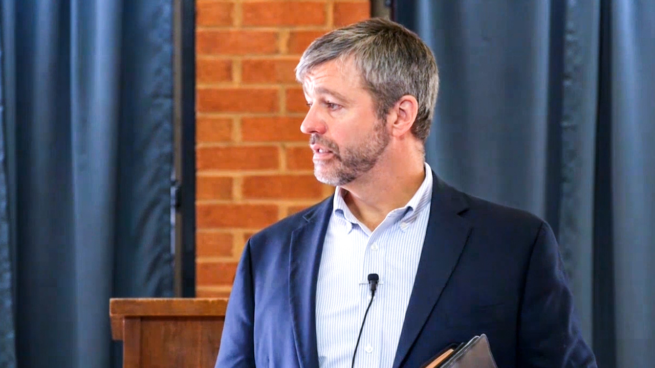 Paul Washer afirma que ateus não existem; Incrédulos são 'mentirosos negando a existência de Deus'