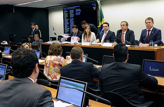 'Blindagem' contra todos os tipos de aborto avança na Câmara dos Deputados; Entenda