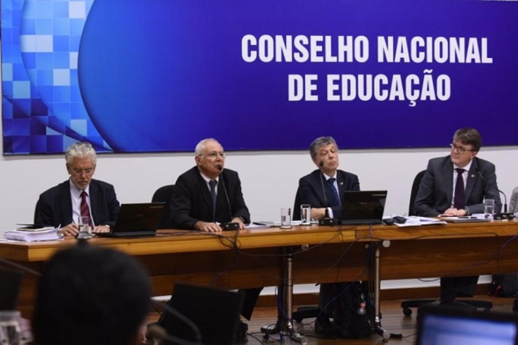 Exclusão da ideologia de gênero nas escolas é aprovada pelo Conselho Nacional de Educação