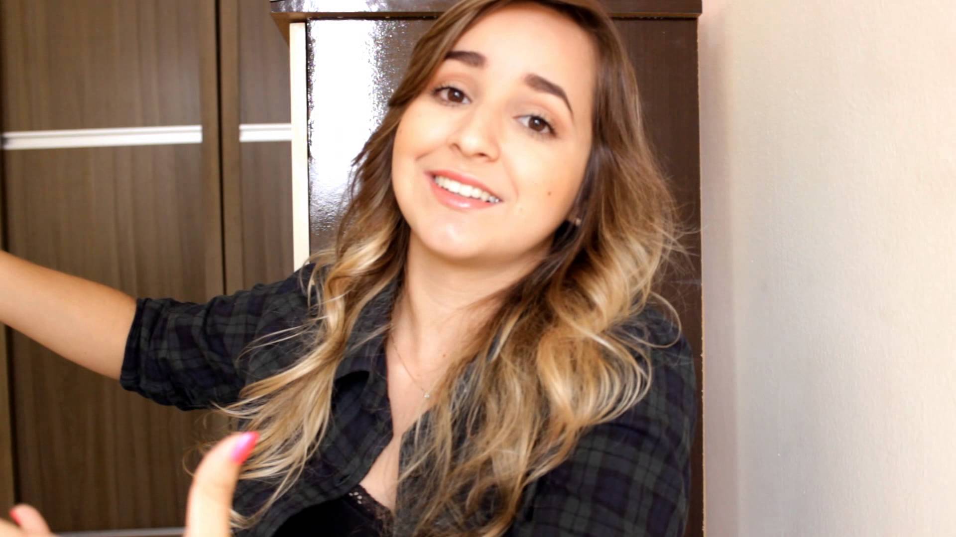 Youtuber cristã Fabíola Melo revela ter sofrido abuso sexual na infância