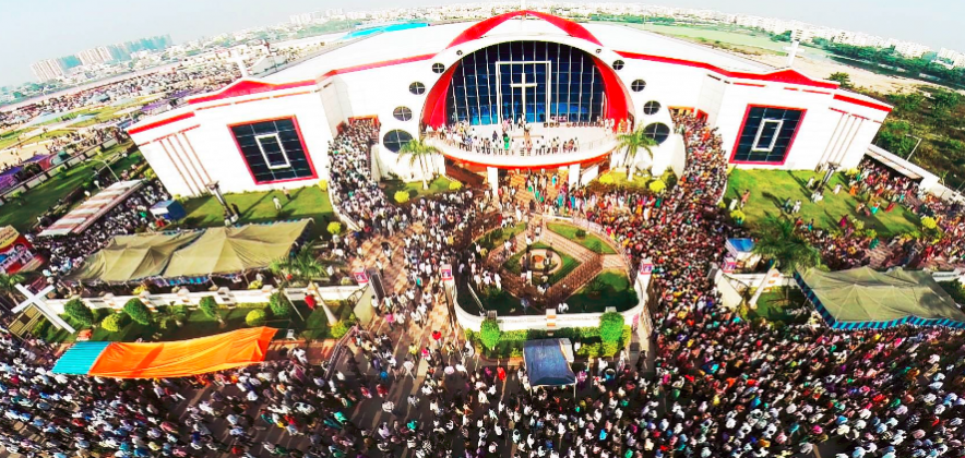 Igreja com 180 mil membros possui o tamanho de um estádio e foi construída em 52 dias