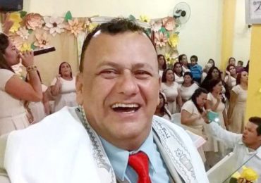 Pastor sofre infarto fulminante e morre no púlpito durante pregação