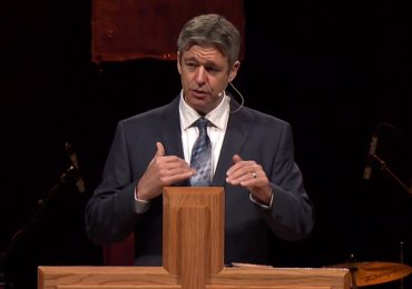 Apostasia é distanciamento das doutrinas centrais e sinal do fim dos tempos, alerta Paul Washer