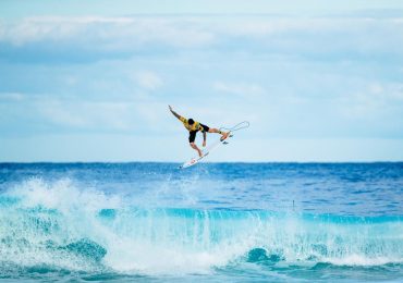 'Toda glória ao Senhor', diz Gabriel Medina ao se tornar bicampeão mundial de surf