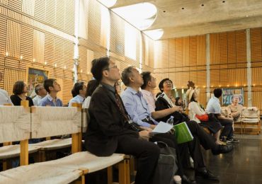 A perseguição religiosa aos cristãos que vivem na China vai além da acusação de "atividade ilegal", como ocorreu recentemente após a invasão de uma igreja cristã no dia 1° de dezembro, segundo informações noticiadas pelo Gospel Mais alguns dias atrás. Autoridades do Partido Comunista da China quem não só impedir a reunião dos cristãos fiéis a Jesus Cristo, como também impedir a leitura da Bíblia Sagrada, segundo informações da agência internacional de vigilância religiosa ‘Bitter Winter’.