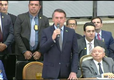 Bolsonaro questiona se não está na hora de ter um ministro do STF evangélico