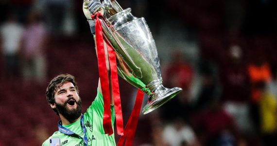 Goleiro foi decisivo na vitória do Liverpool