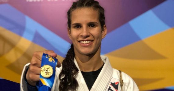 Adolescente vence mundial de jiu-jitsu