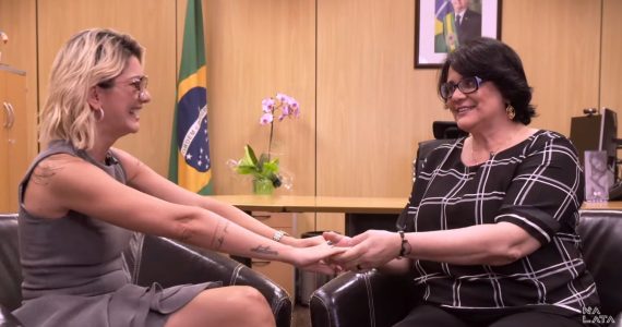 Antonia Fontenelle entrevista ministra Damares Alves