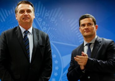 Presidente Jair Bolsonaro ao lado do ministro Sérgio Moro