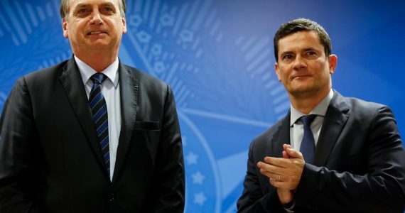 Presidente Jair Bolsonaro ao lado do ministro Sérgio Moro