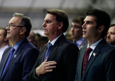 Bolsonaro ao lado do pastor Samuel Câmara em culto pelos 108 anos da Assembleia