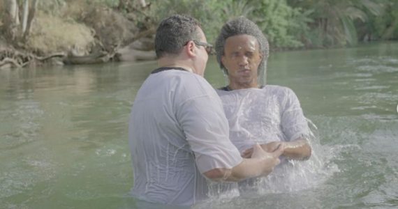 Willian é batizado no rio jordão antes de convocação para seleção brasileira