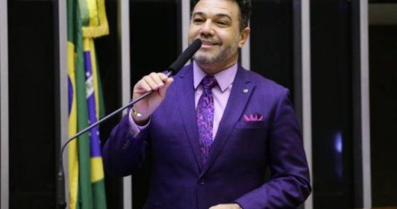 Pastor critica Feliciano por usar R$ 157 mil da Câmara para tratamento dos dentes: "Vergonha"