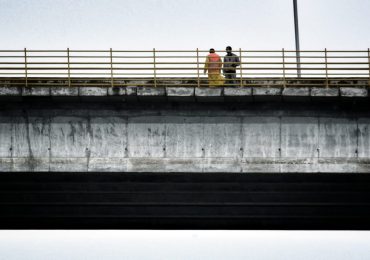 Pastor impede suicídio de uma mulher em ponte