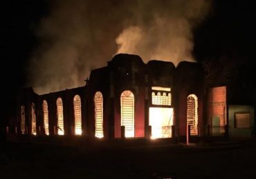 Templo da Assembleia de Deus Madureira é destruído por incêndio após culto festivo