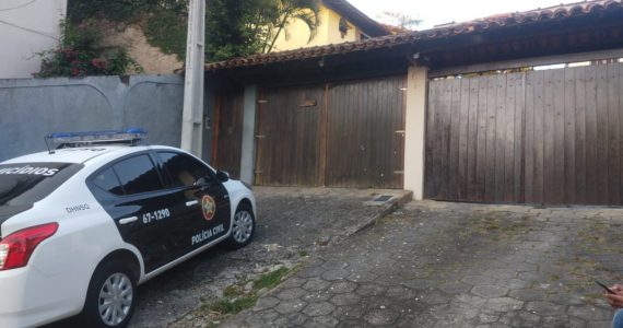 Polícia cumpre mandados em quatro endereços de Flordelis; Morte de pastor completa 3 meses