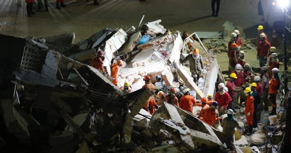 Voluntários evangélicos se mobilizam em apoio a vítimas de desabamento em Fortaleza