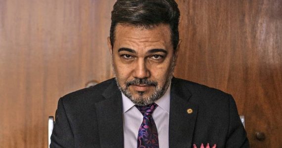 Feliciano dispara contra a Globo e prevê novela ensinando crianças serem homossexuais