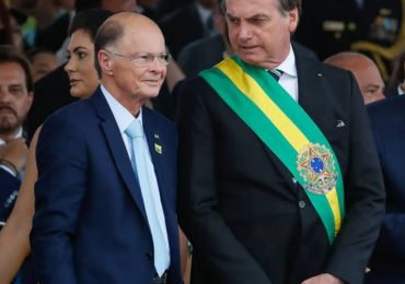 Crise no PSL pode levar Bolsonaro a partido ligado à Igreja Universal, diz jornalista