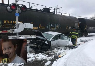 Trem atinge carro nos trilhos e criança sobrevive: "Deus colocou um anjo"