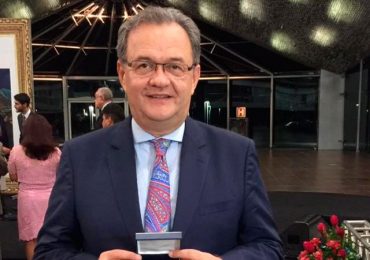 Pastor Samuel Câmara recebe a Medalha do Mérito Legislativo da Câmara