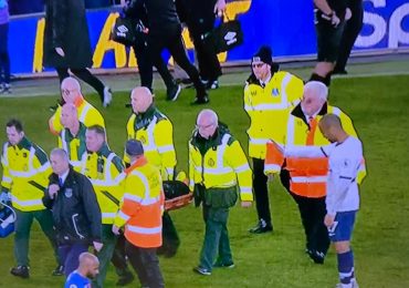 Após lesão de adversário, Lucas Moura ora em campo por sua recuperação