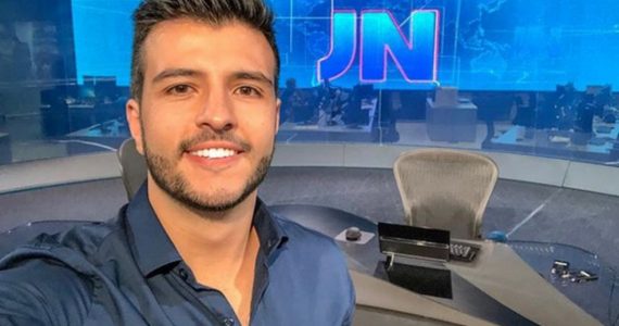 "Oro e peço bençãos sobre ele”, diz mãe de jornalista referido o 'primeiro gay' no Jornal Nacional