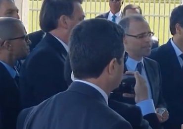 Vídeo: Bolsonaro pede que advogado-geral da União, pastor Mendonça, ore pelo país