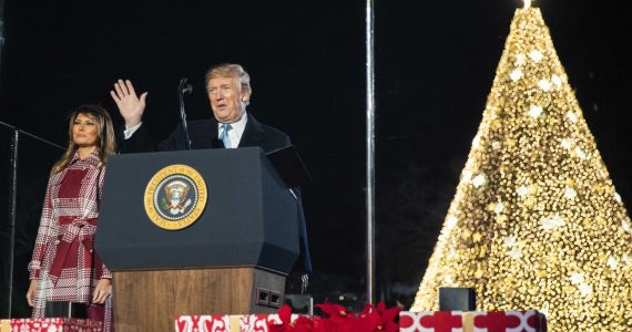 “Dois mil anos atrás uma estrela brilhou”, diz Trump ao dizer que Jesus é o Natal