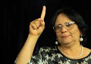 Ministra Damares cria comitê para preservar respeito às diferentes crenças religiosas