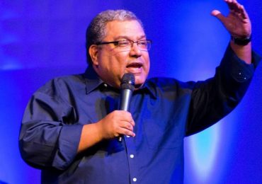 “Ela ainda está muito sofrida, mas firme em Deus”, diz pastor sobre viúva de Gugu