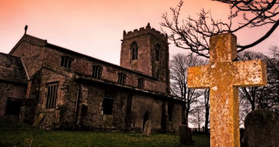 Igreja da Inglaterra quer por fim a rituais satânicos em templo cristão histórico