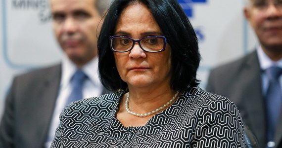 Damares sobre detentos: "Quer ter vida intima? é só não roubar, matar"