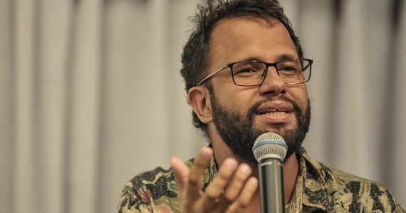 "Jesus foi honrado", diz pastor que desfilou na escola Mangueira