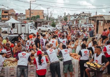 Igreja Universal distribui 64 toneladas de alimentos para 10.590 famílias