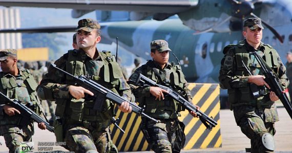 "Íamos na igreja por causa do lanche", diz ex-morador de rua que é militar