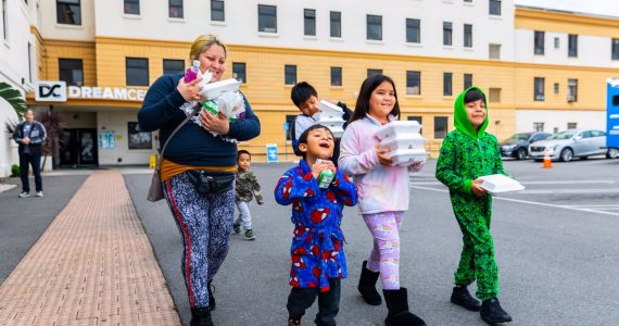 Igreja distribui 5 mil refeições diárias para a população durante a pandemia