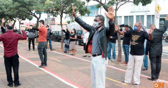 Pastores fazem ato pedindo reabertura das igrejas durante a pandemia