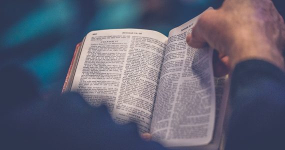 Pesquisa mostra queda na crença definição bíblica de Deus entre pentecostais