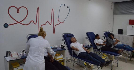 Universal transforma templos em "bancos de sangue" para incentivar fiéis