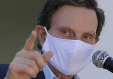 Crivella afirma que, com cuidados, igrejas no Rio já podem retomar cultos