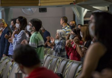 Igrejas nas periferias retomam cultos com regras de distanciamento e uso de máscaras