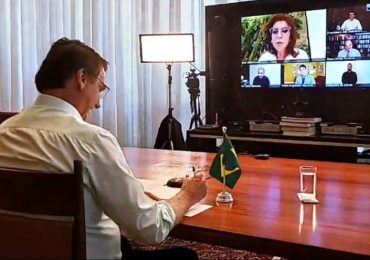 Ativistas ateus processam Bolsonaro por live na Páscoa, mas Justiça rejeita liminar