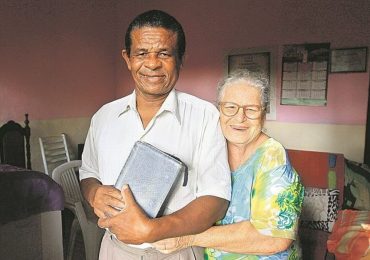 “Vi a morte, mas Deus me curou”, diz pastor curado do coronavírus