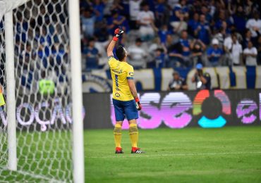 Goleiro Fábio, do Cruzeiro, revela que se converteu após falha: ‘Mudou minha vida'